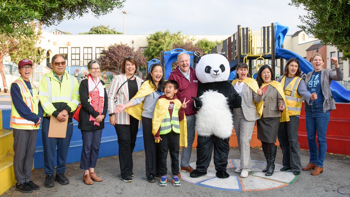 SFUSD_Supe's tweet photo. I loved joining students for Annual Walk &amp; Roll to School Day with @SFMTA_Muni @SFSafeRoutes @walksf! It’s inspiring to see our community promoting safe routes, active habits, and stronger connections on the way to school. #SFUSD https://t.co/dNzpLzS3KM
