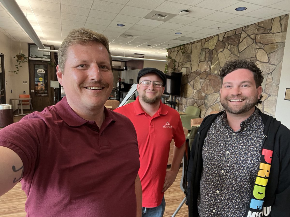 AdvantageDesign's tweet image. BTS in Big Sky Country! 🎬

Our team had a fantastic time on campus at the @umontana, capturing footage for their Advantage Orientation™. 

Swipe through to see how our crew takes care to capture every client in their best light, while making the experience just as fun as the…