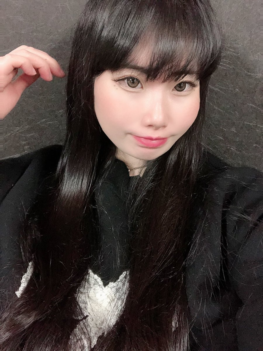 もう昼職も真剣にやってるので😂
11月頭までファンタジー出勤出来ないの辛い😭仲良しさんと会いに来てくれたお兄ちゃんありがとう💚またどこかで会えたらよろしくね♡♡