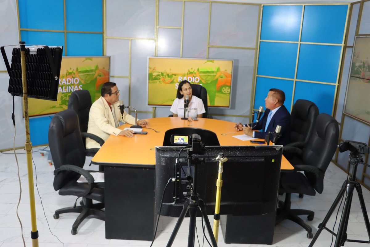 🎙️[EN MEDIOS]
En <a href="/RadioSalinasFM/">Radio Salinas 103.3FM</a>, la ministra <a href="/inesmanzano/">Ines Manzano</a> informó que la eliminación de la tasa de recolección de basura en las planillas eléctricas garantiza transparencia. "Esta medida corrige un incumplimiento de la Ley y protege a los usuarios del sistema eléctrico nacional"