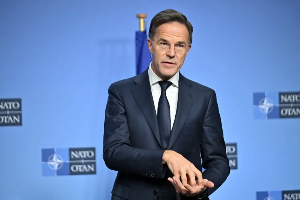 NATO ‘barış’ diyor, savaş hazırlığı derinleşiyor

Brüksel’deki NATO Savunma Bakanları toplantısı bugün saat 16.00’da sona erdi. Zirve, Rusya’ya karşı yeni askeri yığınak planlarının, dron savunma projelerinin ve savunma bütçelerinin artırılması kararlarının damga vurduğu bir