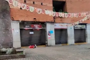 TRAGEDIA EN EL PARQUE DE SAN ANTONIO DE MEDELLÍN: HOMBRE DE ISTMINA- CHOCÓ, MUERE EN VIOLENTA RIÑA
Una riña en la madrugada del domingo 12 de octubre en el Parque de San Antonio, Medellín, terminó con la vida de Jonny Mosquera Perea
revistachoco.com.co/judicial/trage…