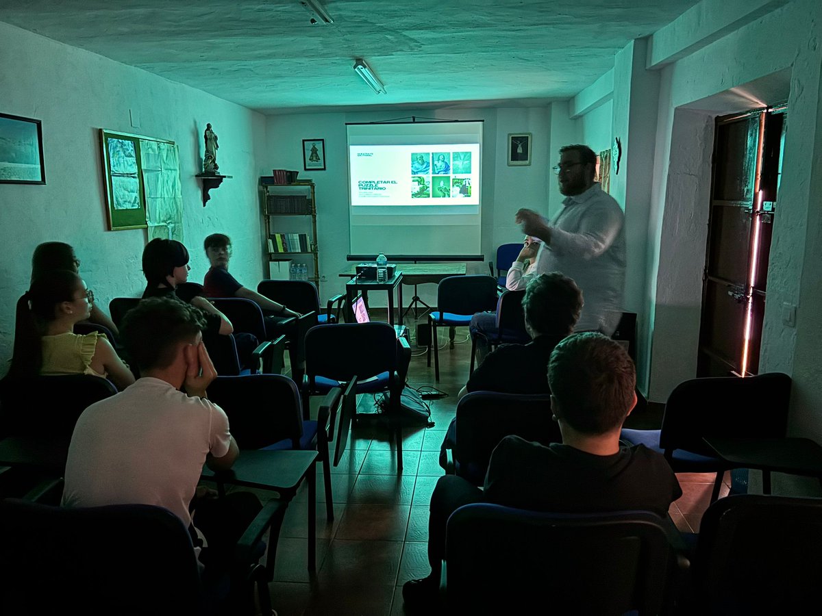 EMVE2012's tweet photo. ...encuentro con Confirmación, Eucaristía misionera y encuentro con Agentes de pastoral en la Semana de #Evangelización con motivo de la Visita Pastoral del Arzobispo a Almendral https://t.co/rYkY5CwCee