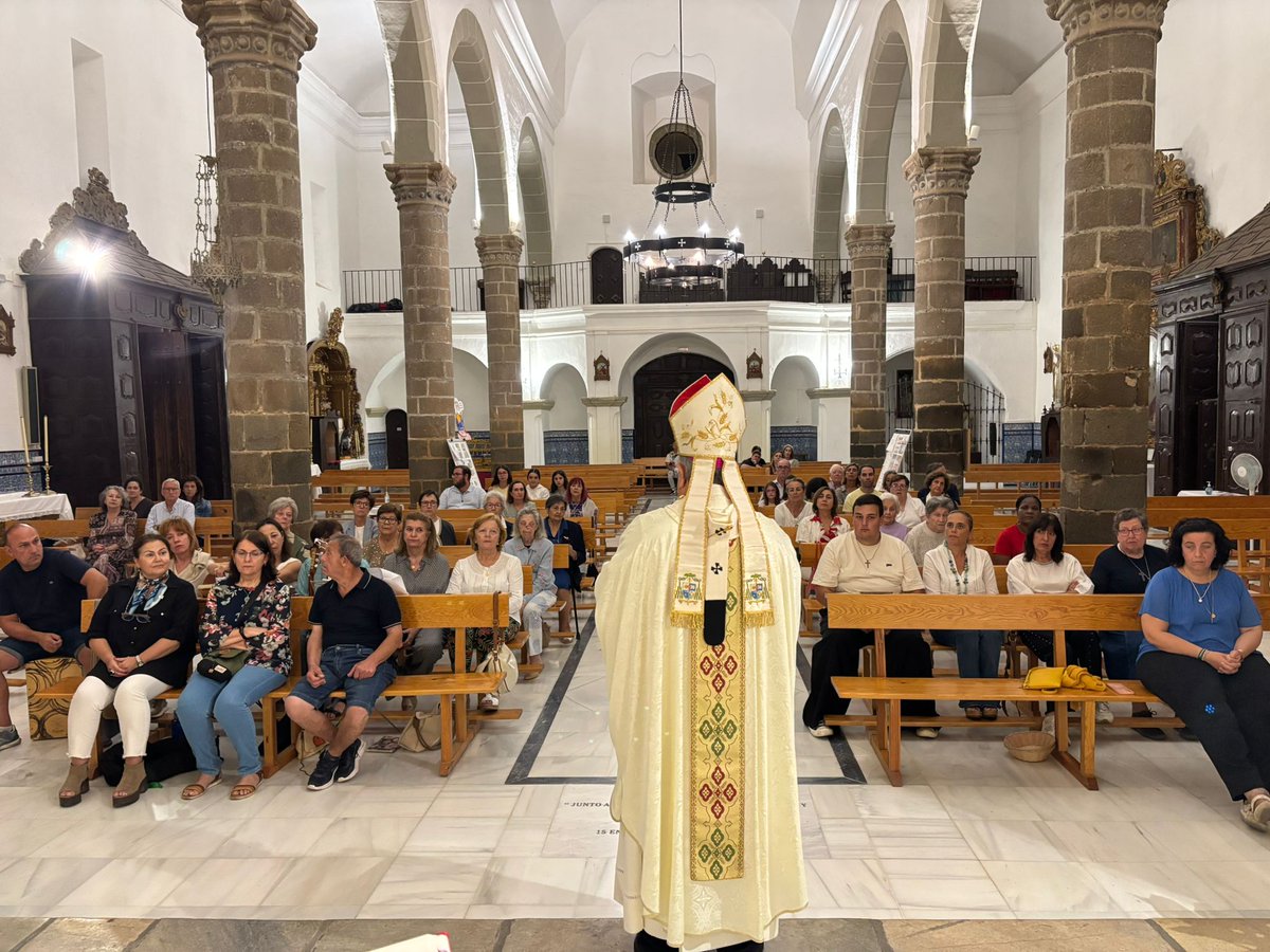 EMVE2012's tweet photo. ...encuentro con Confirmación, Eucaristía misionera y encuentro con Agentes de pastoral en la Semana de #Evangelización con motivo de la Visita Pastoral del Arzobispo a Almendral https://t.co/rYkY5CwCee