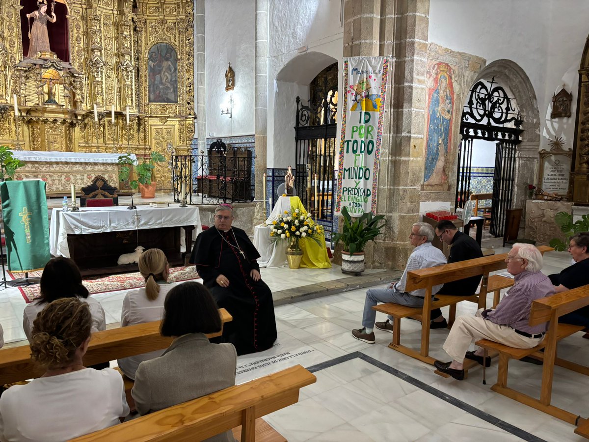 ...encuentro con Confirmación, Eucaristía misionera y encuentro con Agentes de pastoral en la Semana de #Evangelización con motivo de la Visita Pastoral del Arzobispo a Almendral