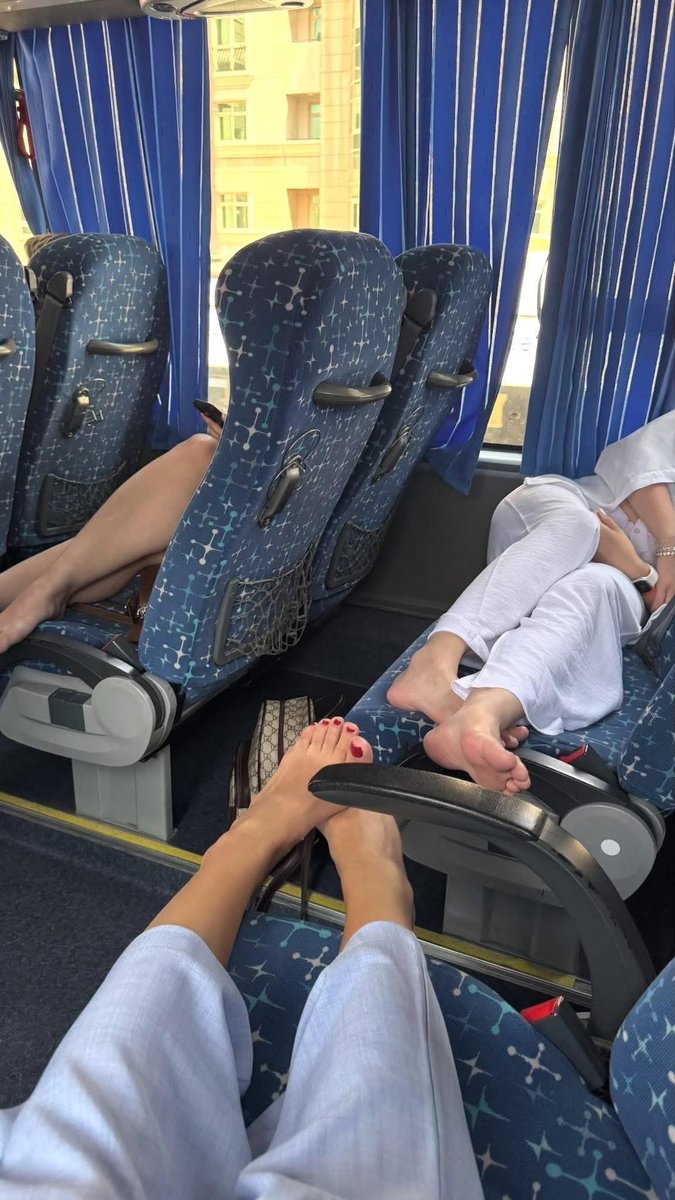 FantasmaFeet's tweet photo. #feetcandid #feetworshi̇p #feetfetısh https://t.co/55PRogAixw