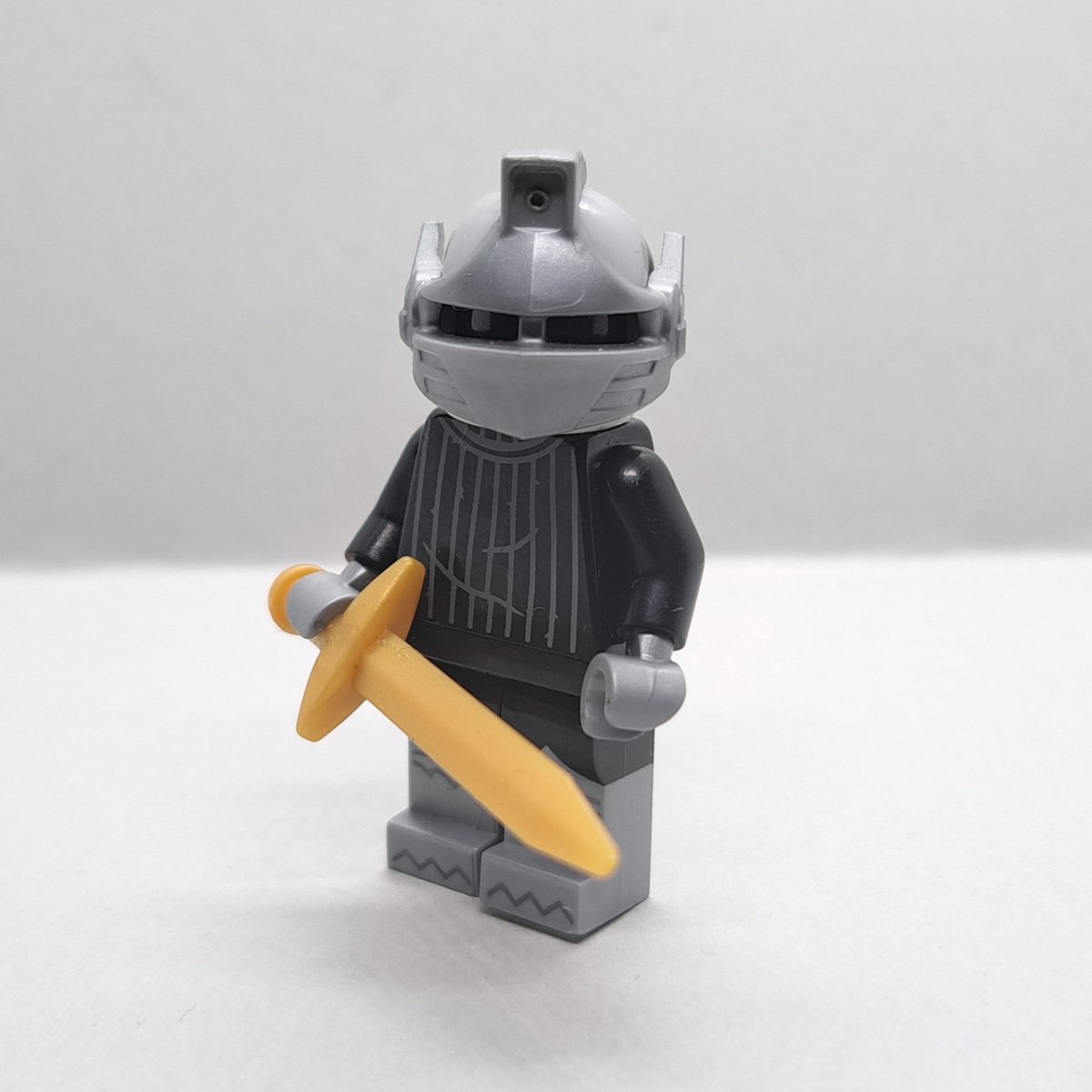 AaronLockland's tweet photo. Made @GasSpares oc in legos cause knights are cool B) https://t.co/agbQRjlrxs