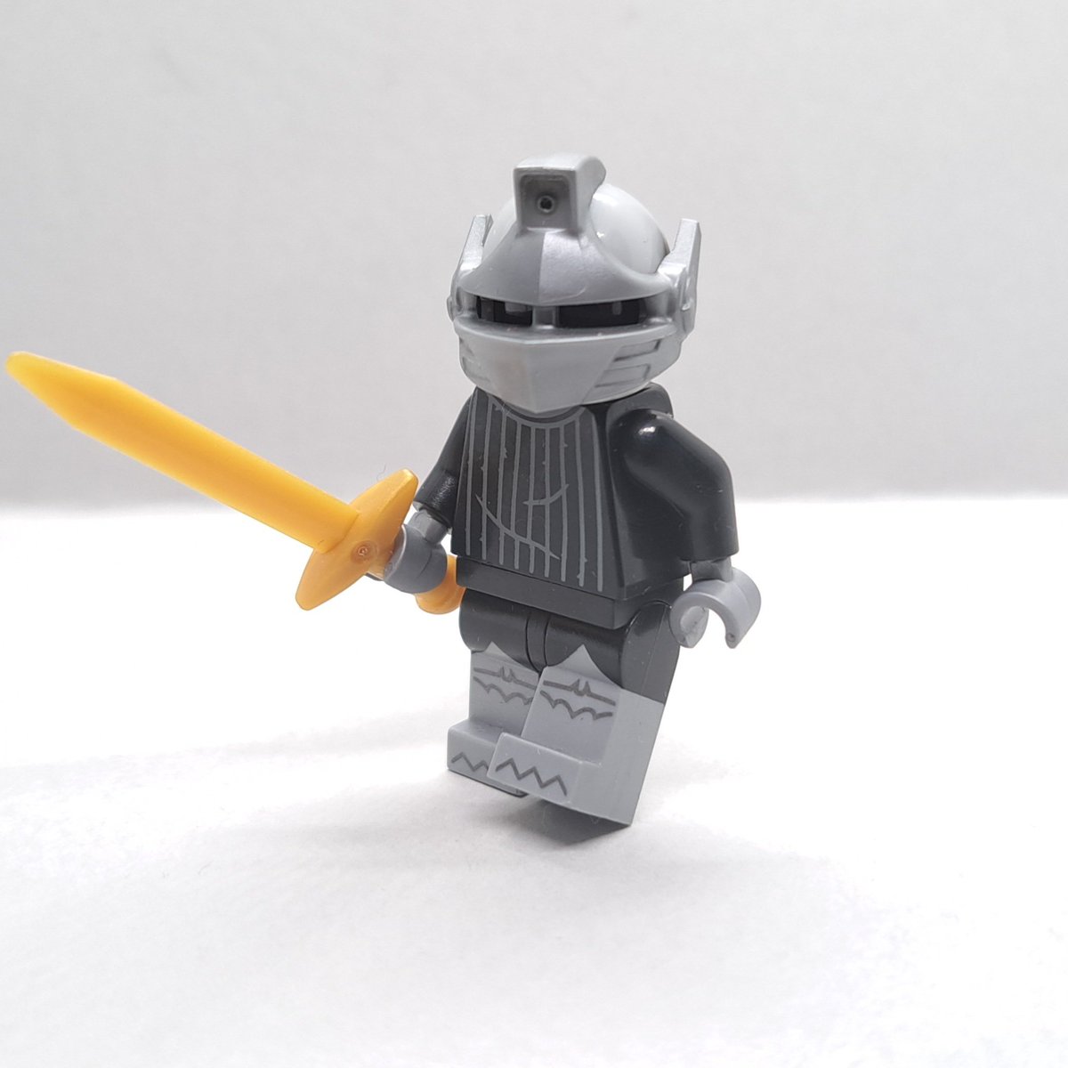 AaronLockland's tweet photo. Made @GasSpares oc in legos cause knights are cool B) https://t.co/agbQRjlrxs