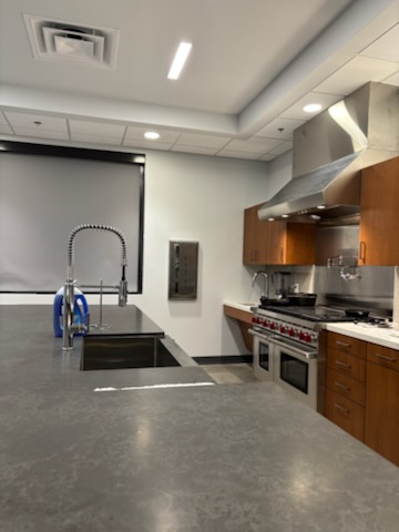 Springfdtx's tweet image. Spring Fire Engine 77 crews are thrilled to be back home on Cypresswood! They began moving back in on Monday now that the renovations are complete. Here is a sneak peak inside courtesy of B shift.
#firestation #springtx #firefighters