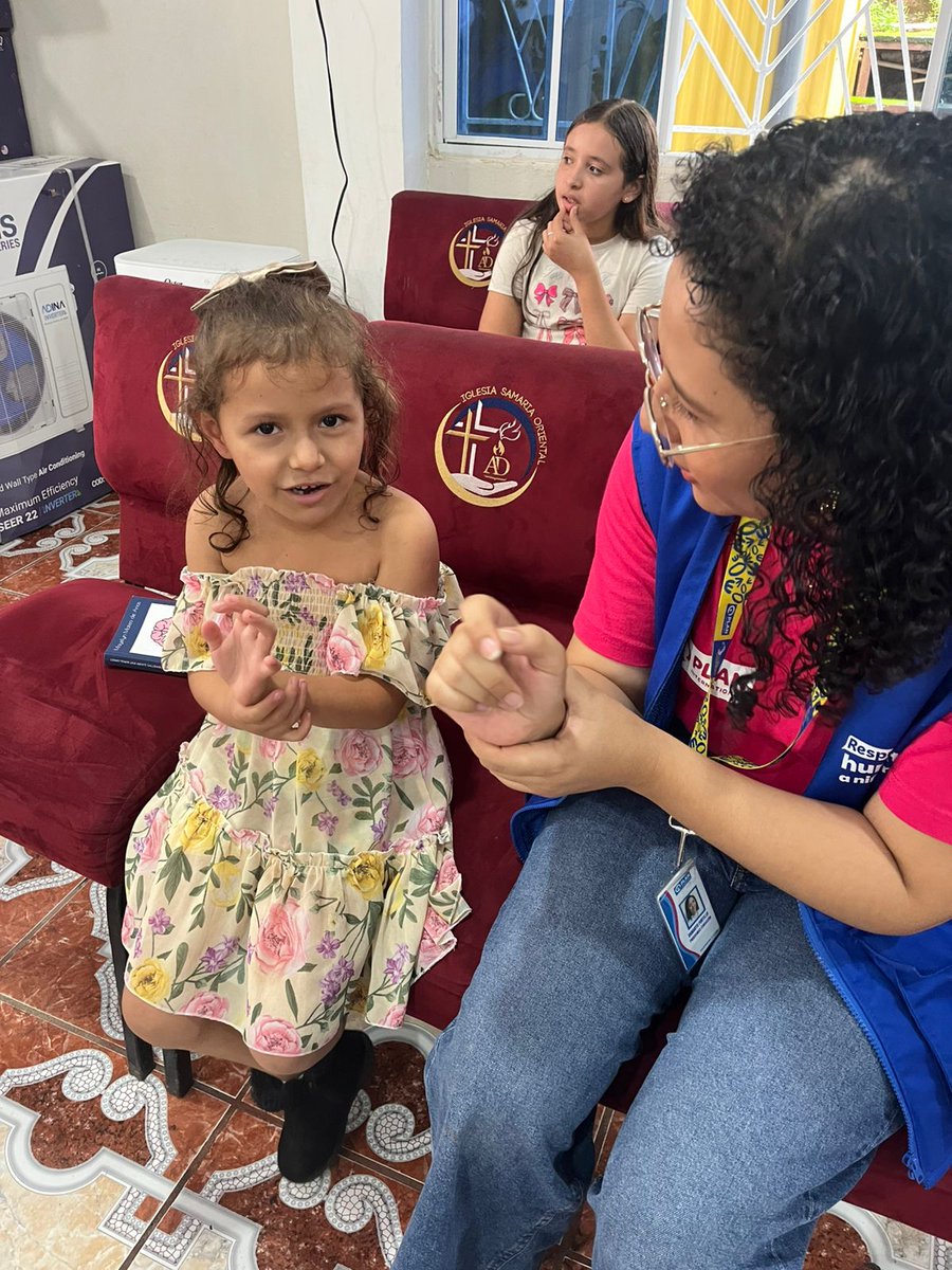 unicefsv tweet media