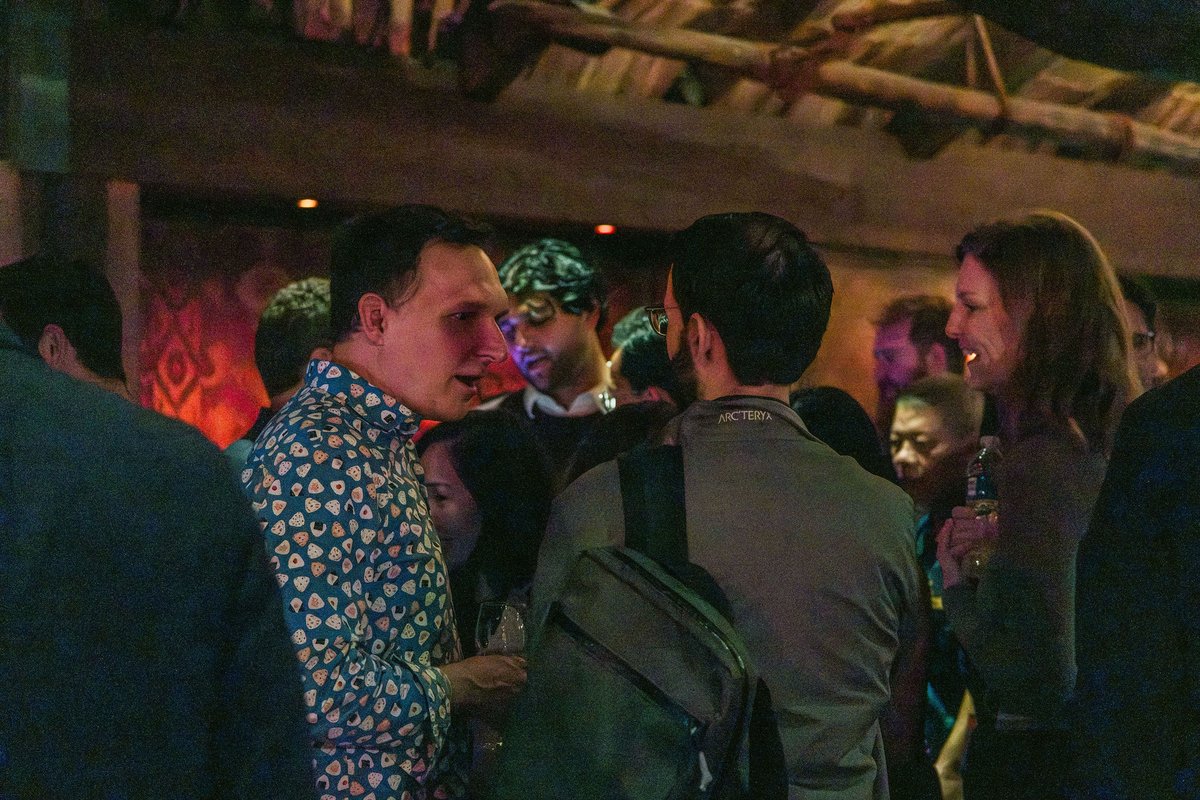 EssenceVenture's tweet photo. SF Tech Week got a little tropical🍹

Thanks to everyone who joined us for @vermilionfund + @EssenceVenture Tiki HH at the world-famous Tonga Room! The energy &amp; quality of guests was unmatched.

Huge shoutout to @ashl3ysm1th + @MegMurph for cohosting and making it unforgettable! https://t.co/LdrEDBA2t7