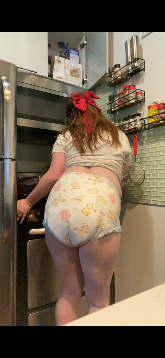 Dad has work so I’m playing potions! Aka making soup. lol
#abdlgirl #abdlgirls #diaperlovers #diapers #abdldiapergirl