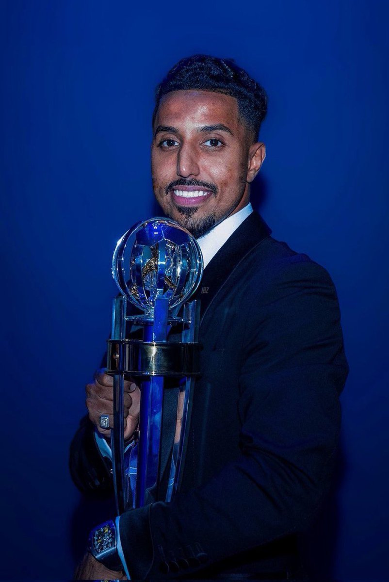 SPL 🇸🇦 (@actuspl) on Twitter photo 🚨𝗨𝗿𝗴𝗲𝗻𝘁 : Salem Al Dawsari remporte le prix du Meilleur Joueur Asiatique 2025 🇸🇦🏆
Comme en 2022, c’est la deuxième fois que Salem remporte ce prix. Cette fois, il devance Akram Afif 🇶🇦 et Arif Hanapi 🇹🇭
• La cérémonie aura lieu demain à 19h !
🗞️(<a href="/aawsat_spt/">الشرق الأوسط - رياضة</a>) 🚨𝗨𝗿𝗴𝗲𝗻𝘁 : Salem Al Dawsari remporte le prix du Meilleur Joueur Asiatique 2025 🇸🇦🏆
Comme en 2022, c’est la deuxième fois que Salem remporte ce prix. Cette fois, il devance Akram Afif 🇶🇦 et Arif Hanapi 🇹🇭
• La cérémonie aura lieu demain à 19h !
🗞️(<a href="/aawsat_spt/">الشرق الأوسط - رياضة</a>)