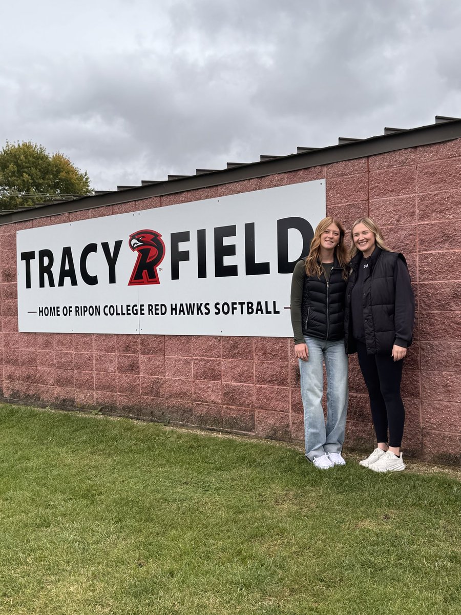 Had a great time at my official visit to Ripon College today! A huge thanks to Coach E for setting everything up, and to the Ripon College softball team for coming out to eat lunch with me during my visit! <a href="/RCSball/">RiponCollegeSoftball</a>