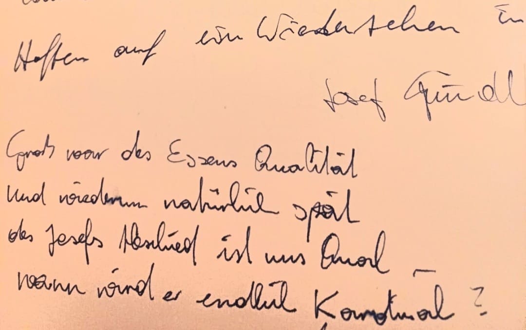 Aus dem Gästebuch einer befreundeten Wiener Neustädter Familie ca 1993.
Der untere Eintrag ist von mir.