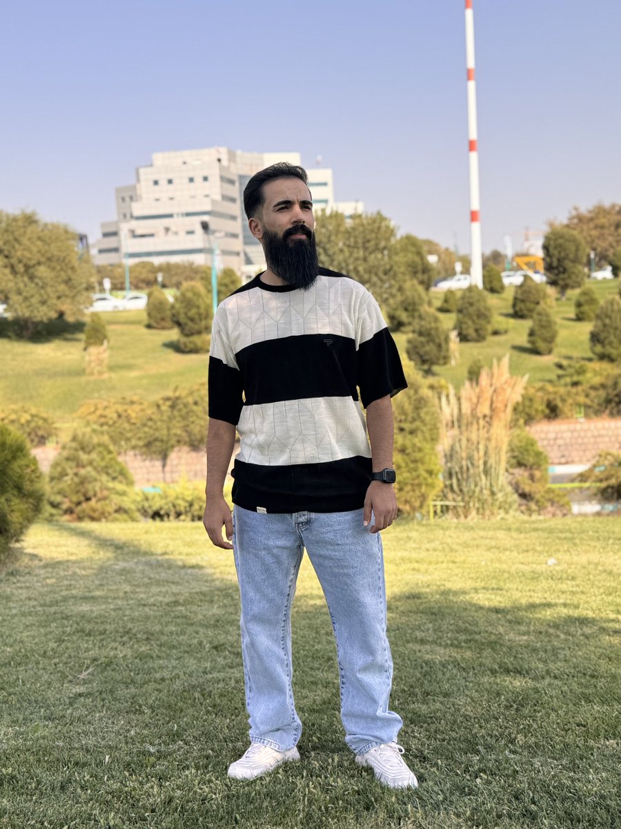 دوستان به نظرتون ریش میاد یا میره ؟؟🤔🤔