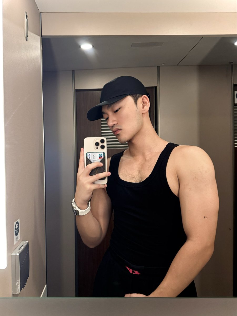 青蛙不会游泳 tweet media