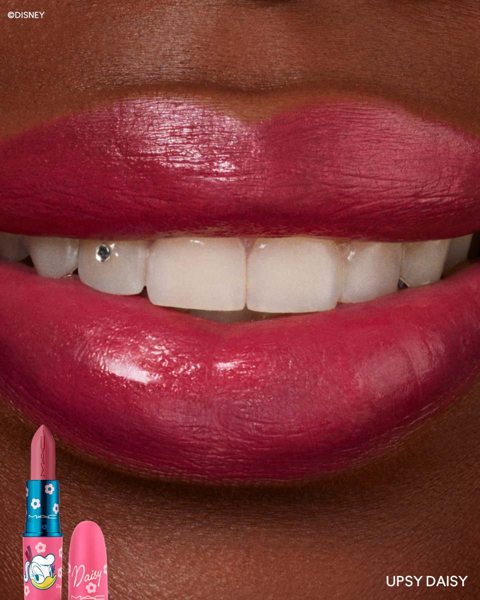 MACcosmetics's tweet image. Dress lips with 3 NEW MAC Lipstick shades dreamt up by Disney’s Minnie + Daisy.  The gal pals put a playful spin on Lustreglass Sheer-Shine Lipstick for you and your BFFs – available exclusively at Macy’s. 

Meet every giftable + collectable color and let us know which one you’re…