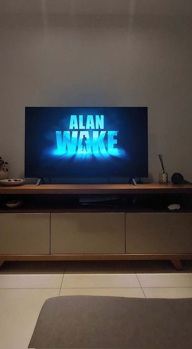 kv4tch's tweet photo. Começando Alan Wake Remastered https://t.co/a08u7NxjCt