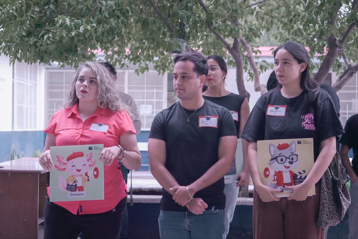 Arranca en Durango el programa “Luces, Cámara, ImaginAcción”
Con la energía de 90 niñas y niños, comenzó este innovador proyecto que busca sembrar la pasión por el cine en las nuevas generaciones.
Durante el ciclo escolar, llegará a 450 estudiantes de 5 escuelas,