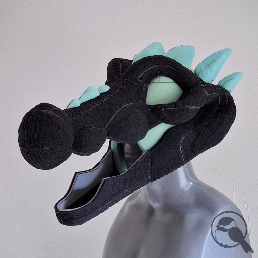 chickaspree's tweet image. This alligator headbase was made for werewolfghost276 on Instagram. These were probably the hardest shapes I've ever had to carve. I hope you all enjoy this one!
#fursuit #furry #headbase #fursuitbase #furryheadbase #fursuitmaker #alligator