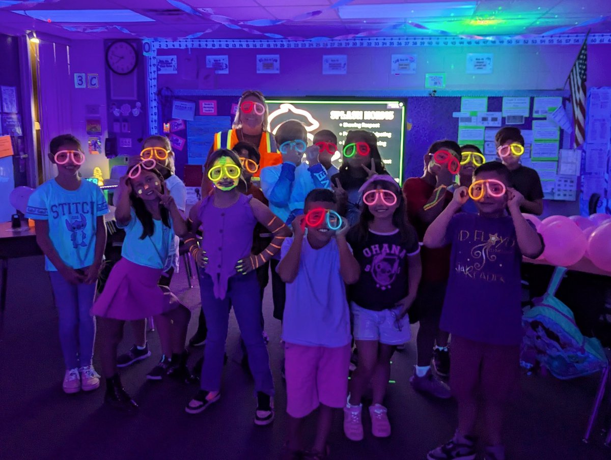 AllisonSparkman's tweet image. #mathglowparty #arrays #distributiveproperty