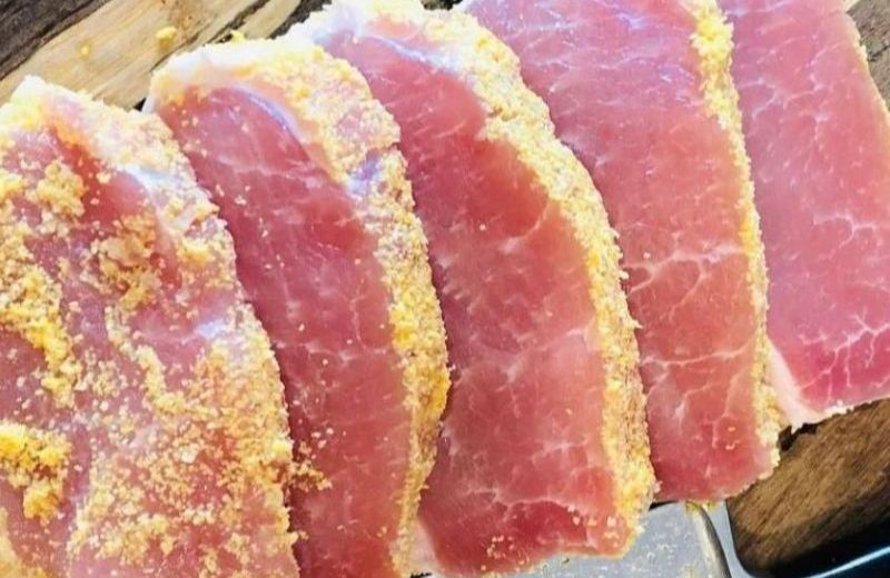 The Butcher Block | Specials Oct 16 - 22/25 - mailchi.mp/themeatmerchan… - Prime Rib Steaks or Roasts, Whole Roaster Chickens, Pork Loin Chops Bone-in. Peameal Bacon, Pork Belly, Chilli Lime Tilapia. Check them out today at: themeatmerchant.ca/store/on-sale.