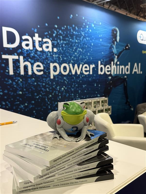 ViscosityNA's tweet image. Fresh snaps from our Book Signing Event at Oracle #AIWorld 2025! 📚✨
#ACED @racdba, Sean Scott, & Gary Gordhamer drew a packed crowd eager to grab their free copy of Upgrading Oracle Databases — and the smiles say it all. Plus, Gary gave an interview on AI & #oracledatabase.
