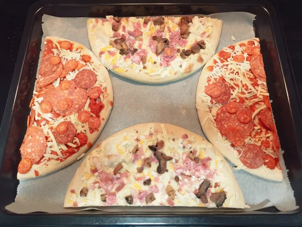 dos pizzas en un horno… lo que más me jode es que no se me ocurrió a mí