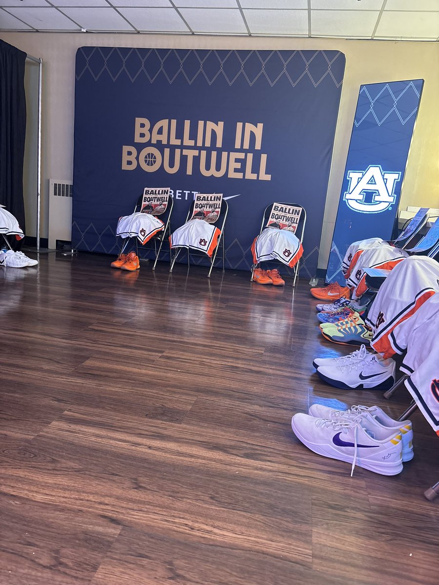 Tigers play today….in <a href="/Nike/">Nike</a>! #WarEagle