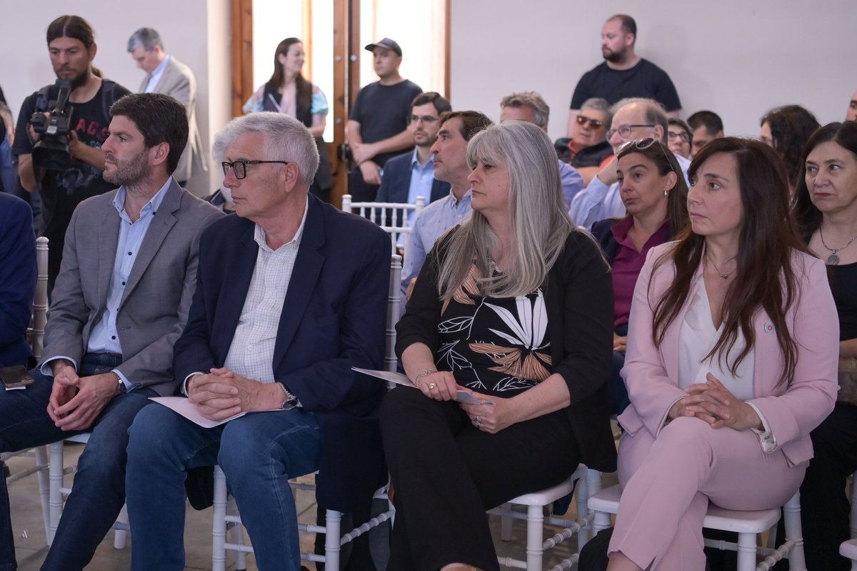 🤝 Una propuesta conjunta de la Escuela de Gobierno de la provincia de Buenos Aires y el municipio de Chascomús, que busca fortalecer la formación ciudadana y el debate democrático en todo el territorio bonaerense.