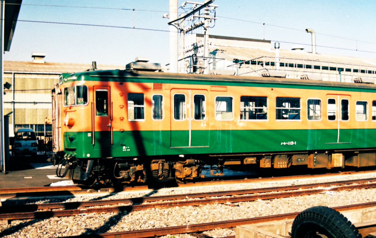 ある日の長野総合車両所で

１１５系０番台(クモハ１１５-１)