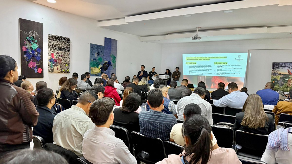 #Agenda 🗓️ | En #Bogotá, el viceministro (e) de Desarrollo Rural, @Joseluenlaselva, en conjunto con <a href="/MinAmbienteCo/">MinAmbiente Colombia</a>, participó en la Mesa de Gobernanza para la Paz con la Naturaleza y las Comunidades, 👨🏽‍🌾 junto al Comité de Impulso de Guardiana del Chiribiquete. 🌳 Allí reafirmó el