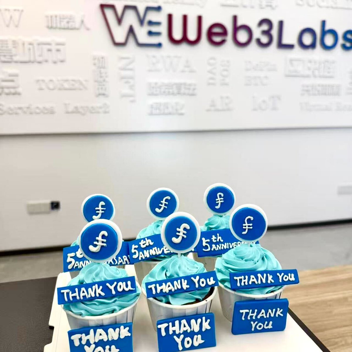 Filecoin's tweet image. Filecoin is everywhere. 🌎
The APAC teams, including @imNDLABS, @Titannet_dao, @Filet_finance, @web3labs, @NovaLinkNet, @OriginStorage_, @NonEntropyTech, @venus_filecoin and @waterdripfund enjoyed cupcakes this morning!
Join our special Mandarin language recast of today’s…