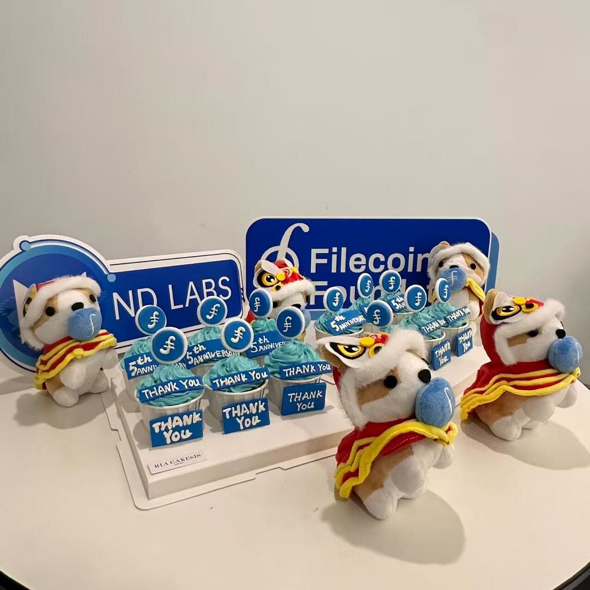 Filecoin's tweet image. Filecoin is everywhere. 🌎
The APAC teams, including @imNDLABS, @Titannet_dao, @Filet_finance, @web3labs, @NovaLinkNet, @OriginStorage_, @NonEntropyTech, @venus_filecoin and @waterdripfund enjoyed cupcakes this morning!
Join our special Mandarin language recast of today’s…
