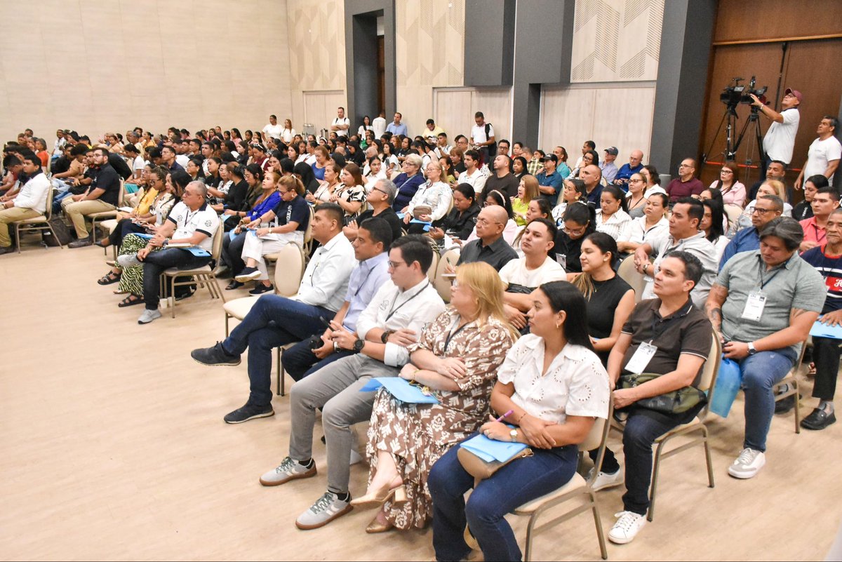 SecGobiernoBaq's tweet photo. Hoy realizamos el ‘I Foro Distrital de Justicia Cercana a la Ciudadanía’, un espacio enriquecedor, con grandes voces y participación activa, que busca avanzar en el propósito de acercar la justicia a la gente.

¡Seguimos construyendo una Barranquilla a otro nivel! https://t.co/32me2j4D8F