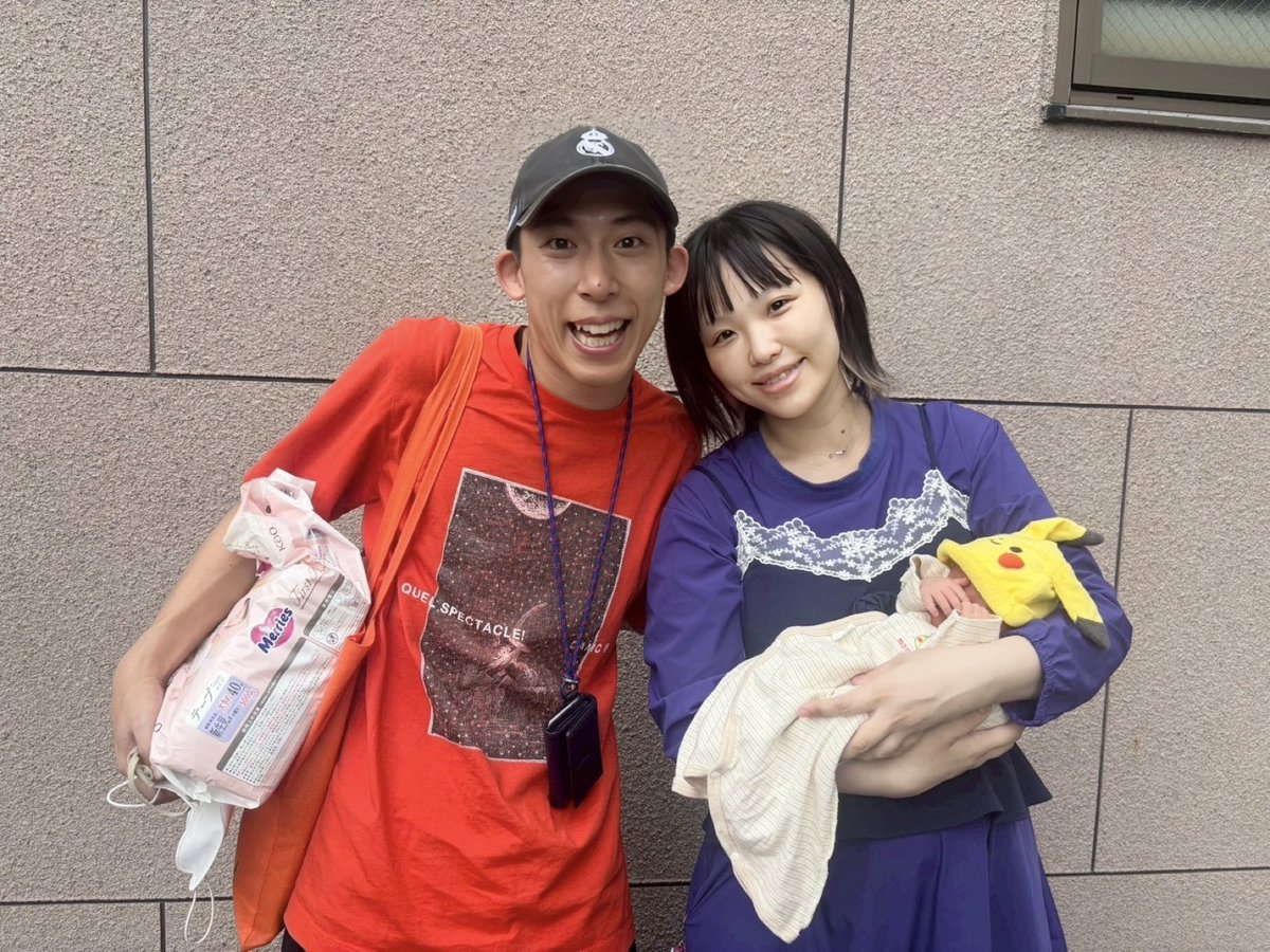 yabaT_aribobo's tweet image. 【ご報告】
いつも応援してくれているみなさまへ
先日地元・大阪府高槻市にて赤ちゃんをリリースしました👶🎉
ちょっぴり声が低い女の子です。
約40時間かけてのリリースとなりましたが、病院の方々、赤ちゃん、夫・どんぐりたけし氏のがんばりのおかげで母子ともに健康に退院しました!…