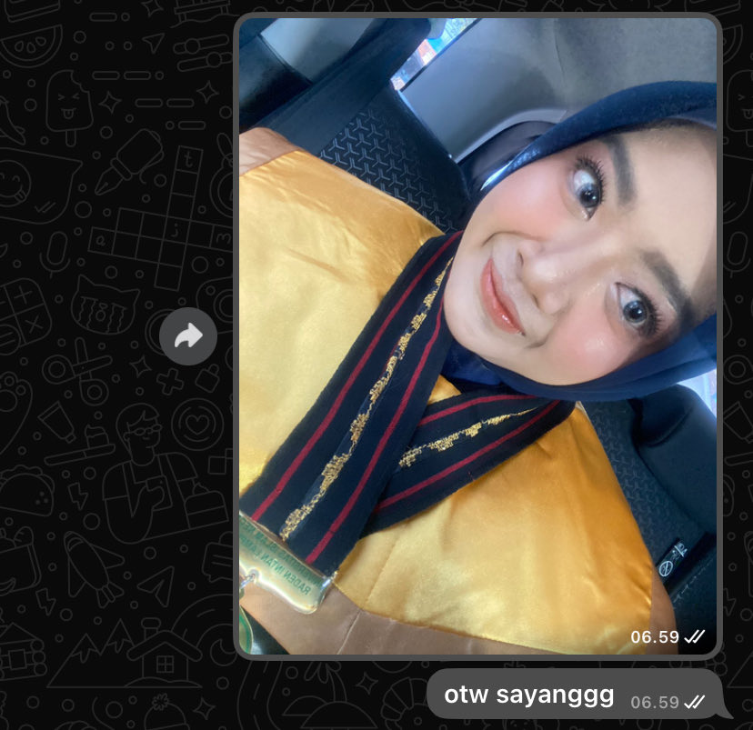 luxwqury's tweet image. the pict i sent                    vs                       the react
