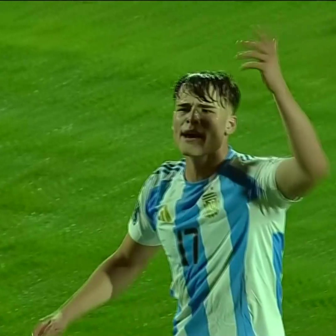 TyCSports's tweet photo. ¡LA ALEGRÍA DE LOS PIBES POR LA CLASIFICACIÓN A LA FINAL!

Argentina venció a Colombia en semis y volverá a disputar el encuentro consagratorio por el Mundial Sub-20. https://t.co/2M2DYVnsSU