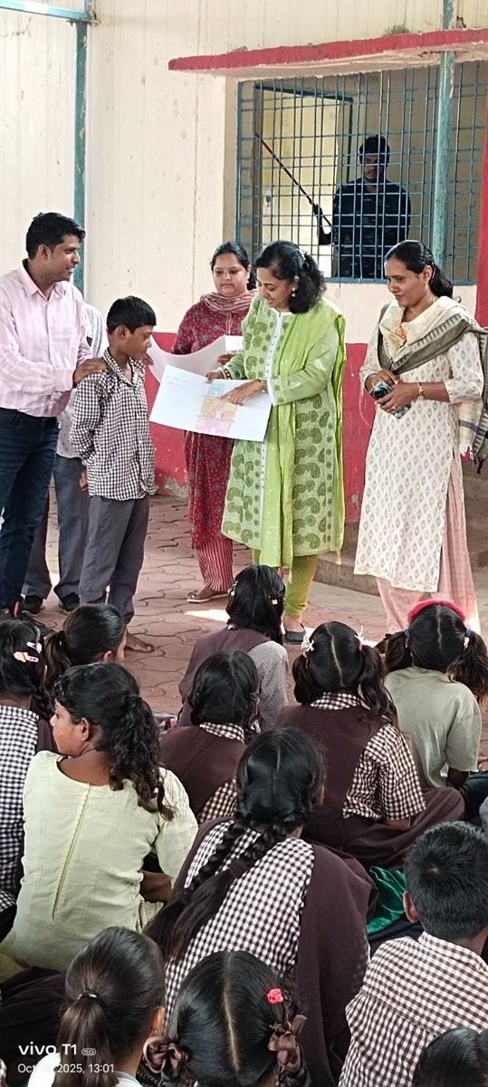 IITIOfficial's tweet image. IIT Indore conducted a Clean-Up Drive &amp;amp; Drawing Competition at Govt. Secondary School, Gazinda, under Swachhata Pakhwada 5.0. 🌿🎨
Students showcased creativity &amp;amp; responsibility through art and action for a cleaner environment!
#SwachhataPakhwada #CleanUpDrive @EduMinOfIndia