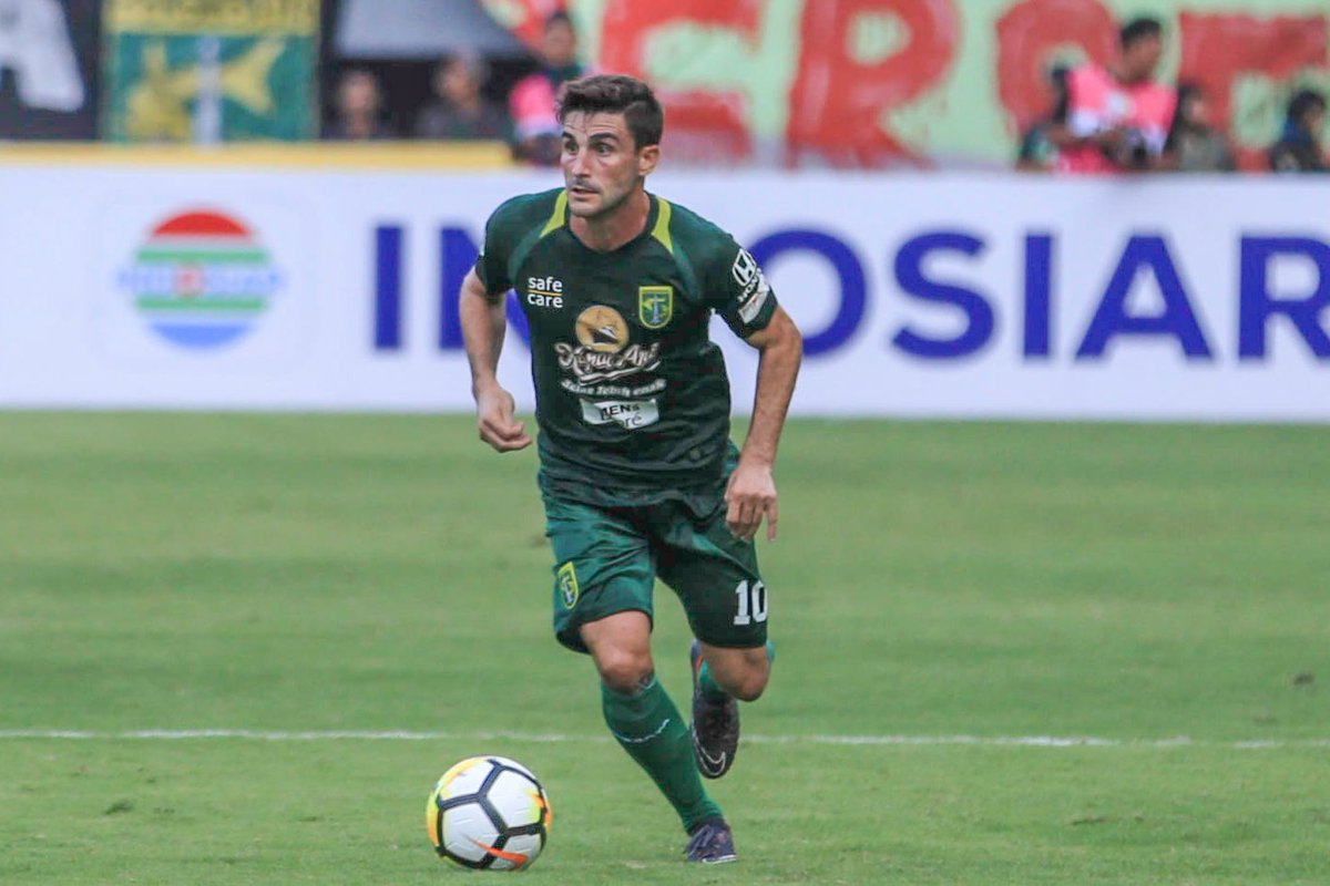 Selamat bertugas Robertino Pugliara sebagai Direktur Sepak Bola Akademi Persebaya.  💚🐊🦈

<a href="/Robertino_RP10/">Robertino Pugliara</a>