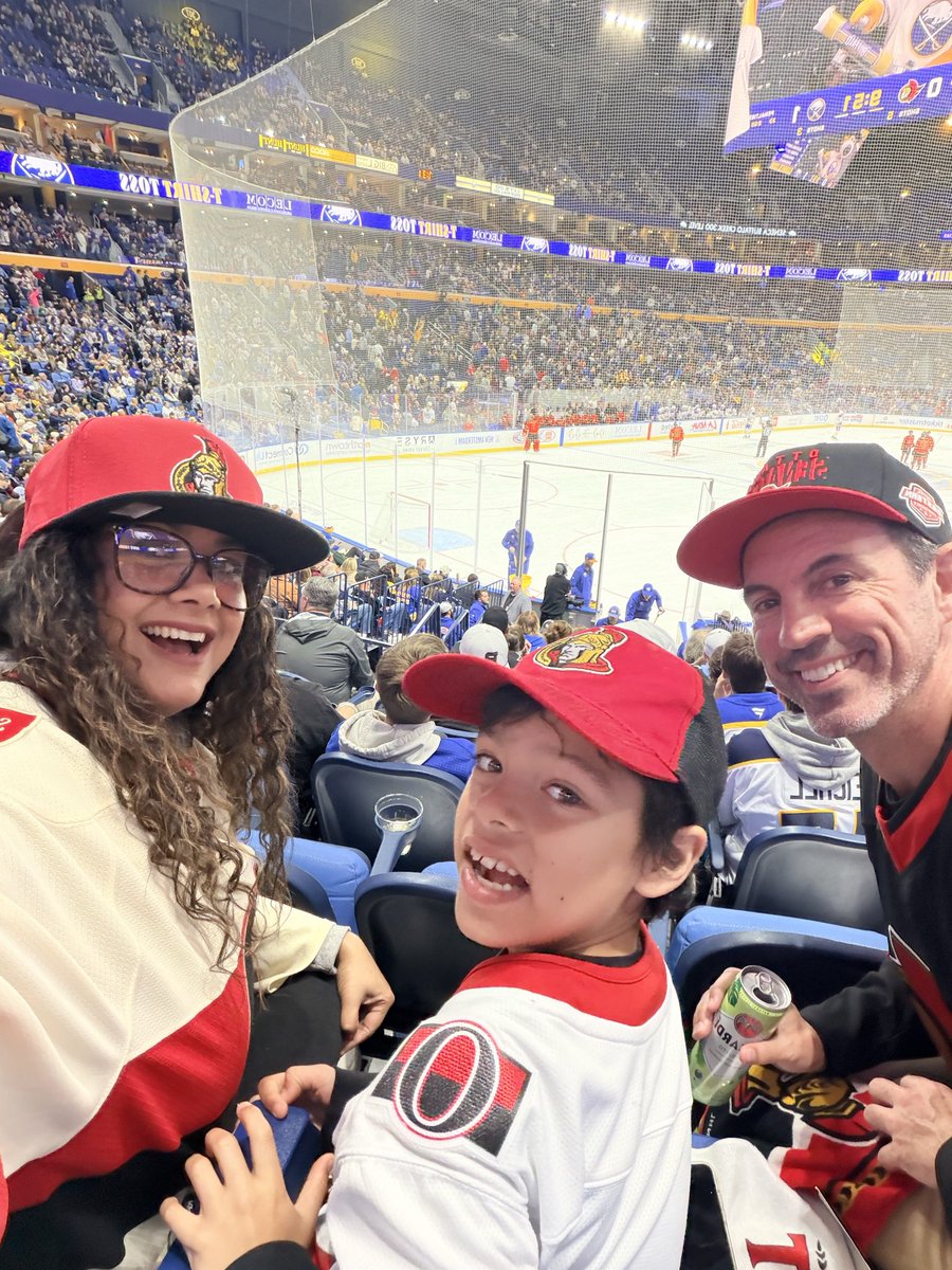 twiddlebug7's tweet image. This was at the start of the game, we’re not smiling now. Ugh 😩#gosensgo