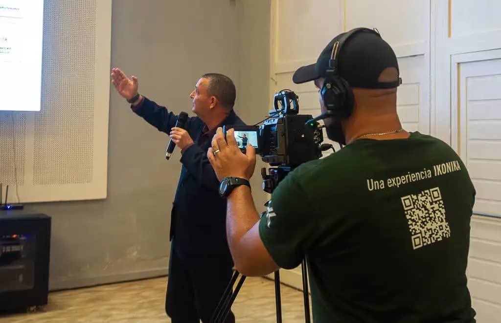 Lanzamos el Consorcio de IA: alianza entre academia, instituciones y empresas. Una apuesta por integración, coherencia y la Ética Revolucionaria en la implementación de la Política de TD y la Estrategia Nacional para desarrollo de IA. #UCIENCIA2025 #CubaPorLaTransformaciónDigital