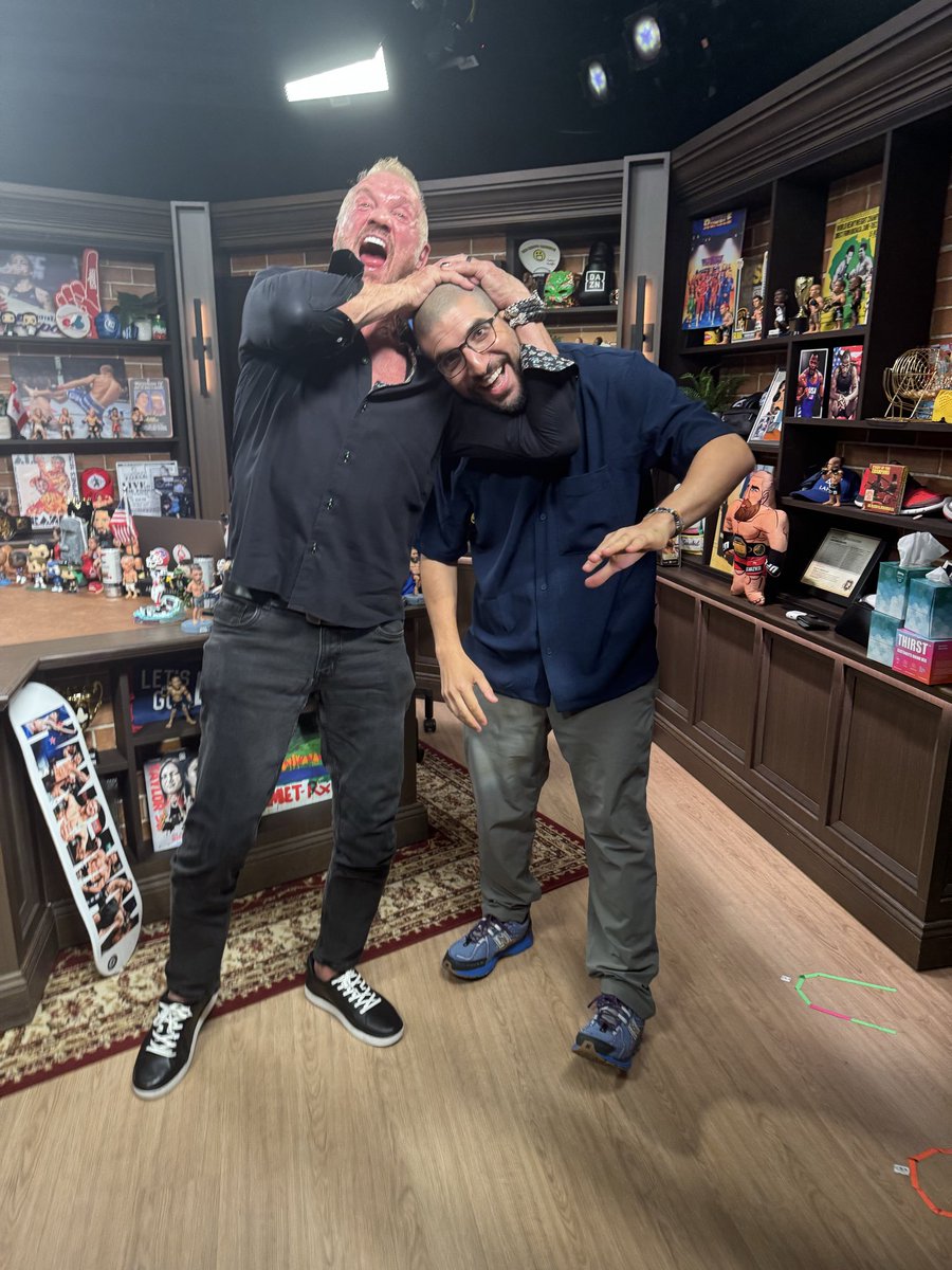 Ariel Helwani (@arielhelwani) on Twitter photo BANG! BANG!