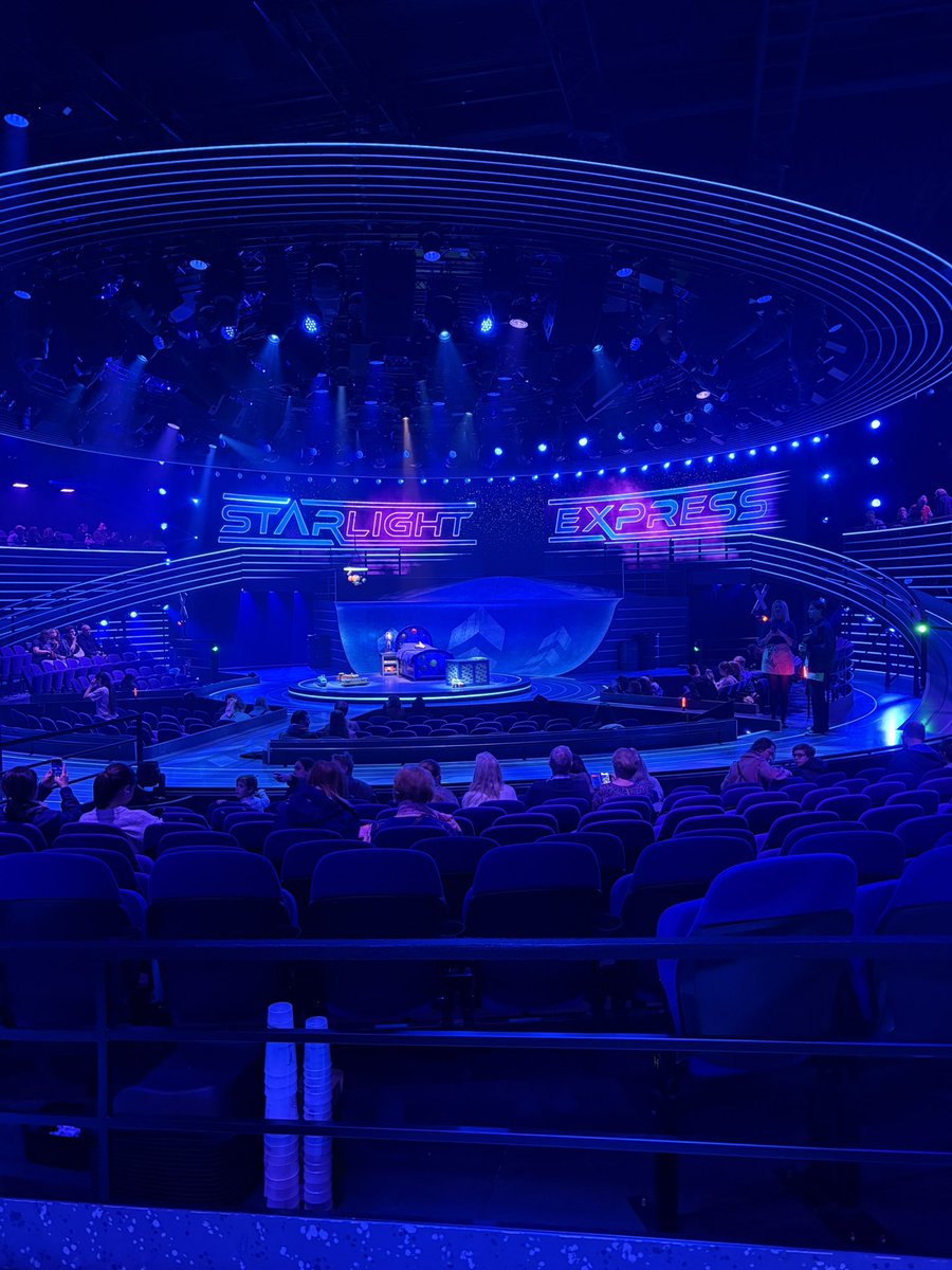 Double show day! New one for us! Starlight express absolutely phenomenal 🥰