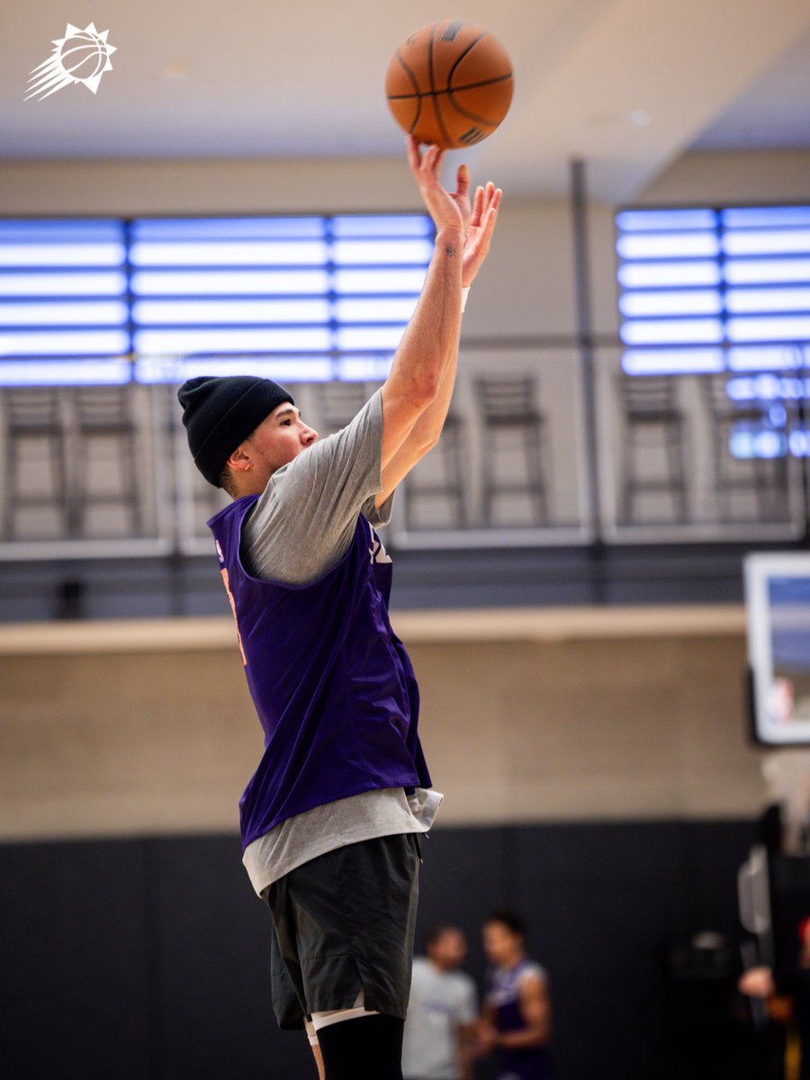 Book. Brooks. Beanies. 

📍 @Verizon 5G Performance Center 