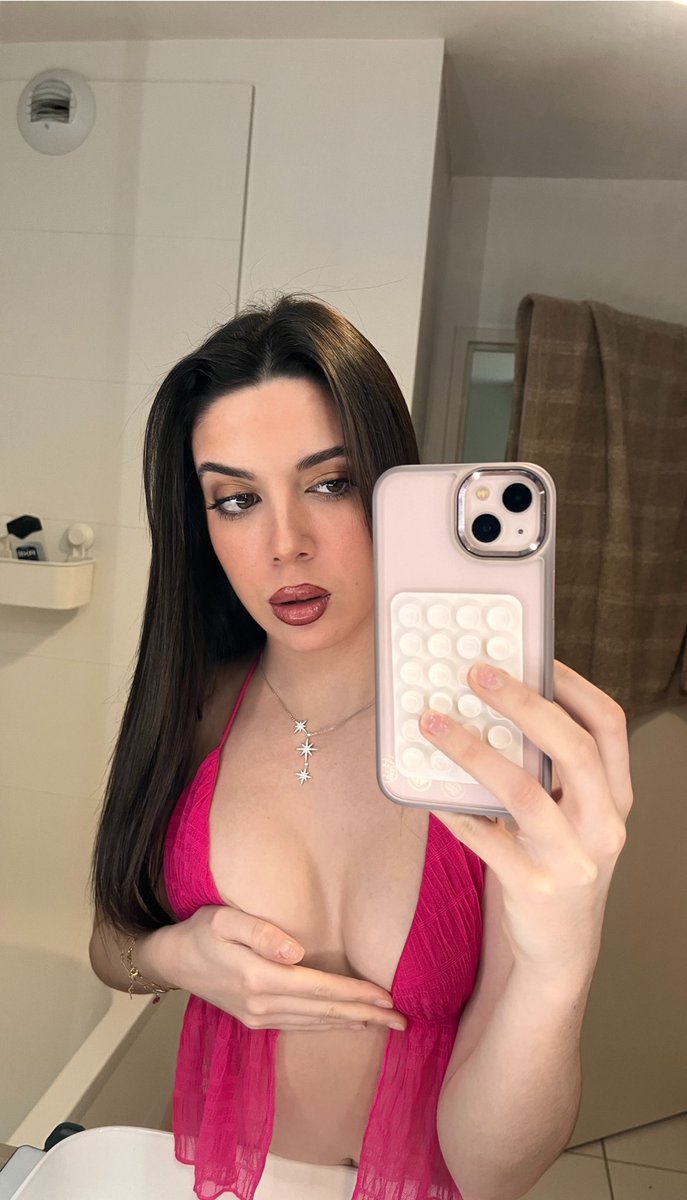 Nikky 🍓 tweet media