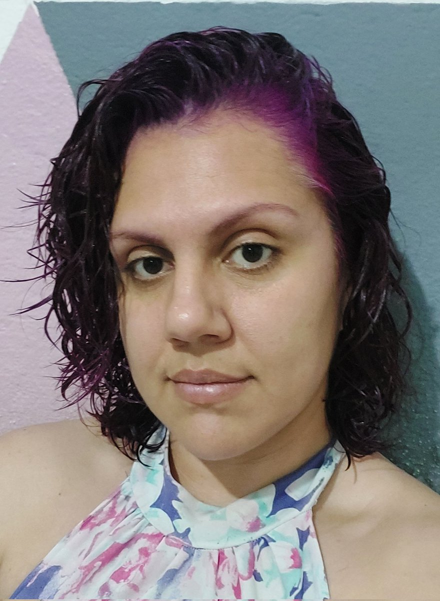 Lembra desta (falecida) ilustradora? Veja como está hoje em dia:

Com a cor errada no cabelo e morrendo de dor