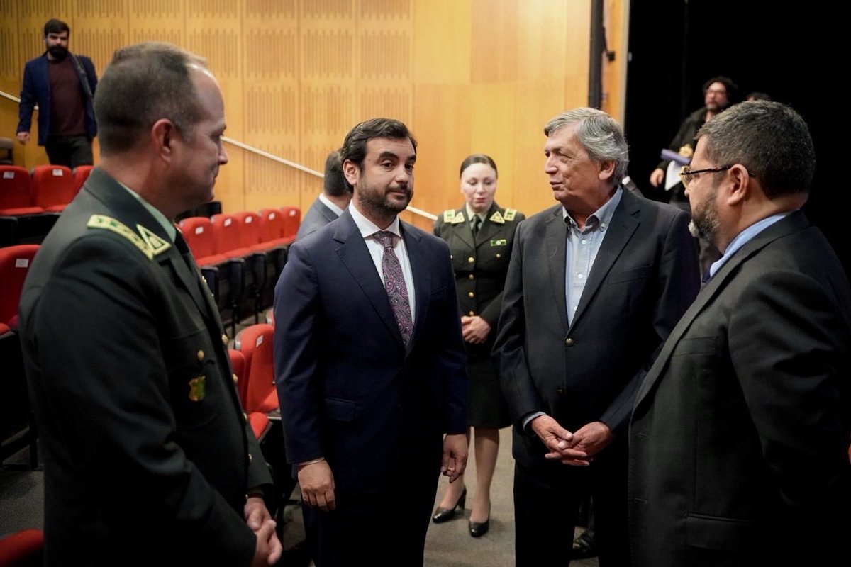 Hoy en la firma del convenio entre Gendarmería y el Museo de la Memoria se presentó el documental “Littré, la historia no se puede borrar”, homenaje a Littré Quiroga, mártir de la dictadura. Como <a href="/PCdeChile/">Partido Comunista de Chile</a>, decimos presente por la memoria y los derechos humanos.