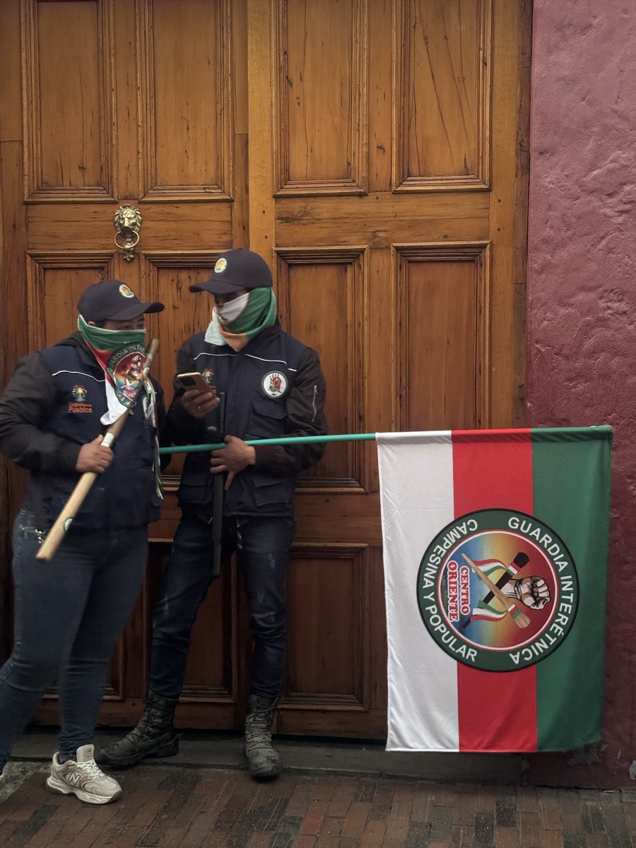 hernancadavidma's tweet image. Entonces cualquier encapuchado cierra ministerios porque se le antoja y cero autoridad para impedir este tipo de bloqueos
(Entrada al Ministerio de Vivienda)
Esto no es ni protesta pacífica ni espontánea
Detrás estructuras ya conocidas